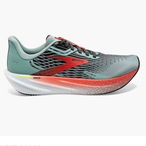 New never worn Brooks Women Hyperion Max Running Shoe